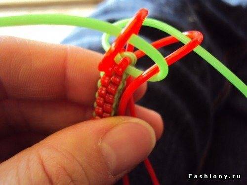 Браслет из трубочек