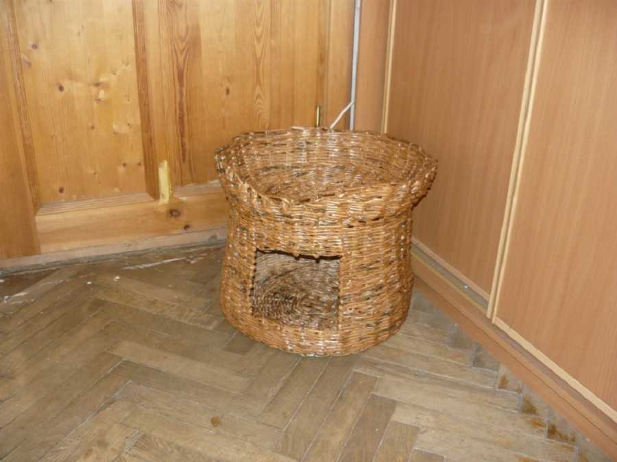 Рама из газетных трубочек под багету