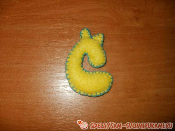 Брелок из вискозной салфетки